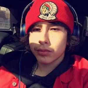 Meet your Posher, Clae